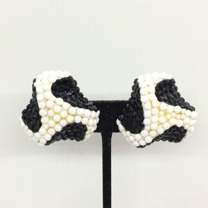 VINTAGE RICHARD KERR CLIP ON EARRINGS BLACK & WHITE RHINESTONE ABSTRACT
